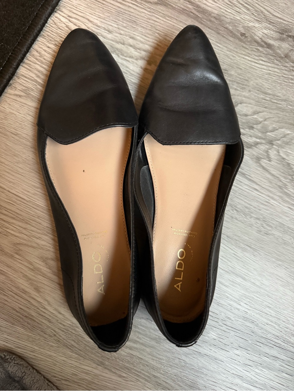 ALDO Black Pointed-Toe Leather Flats